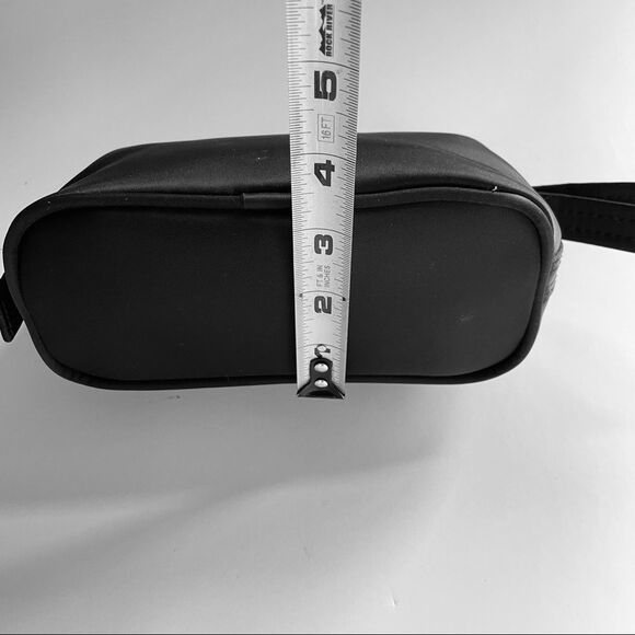 BLACK NYLON DELTA TRAVEL LINE POUCH NEW - Picture 7 of 7